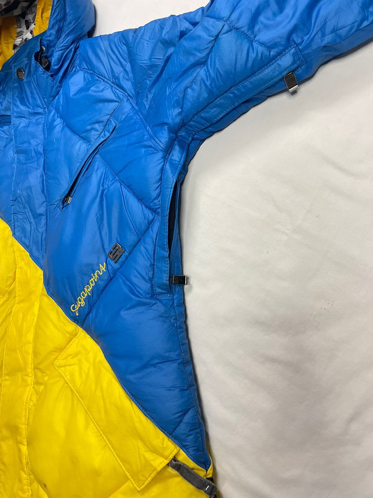 SUGA POINT Down Jacket – Blue/Yellow – Men’s M