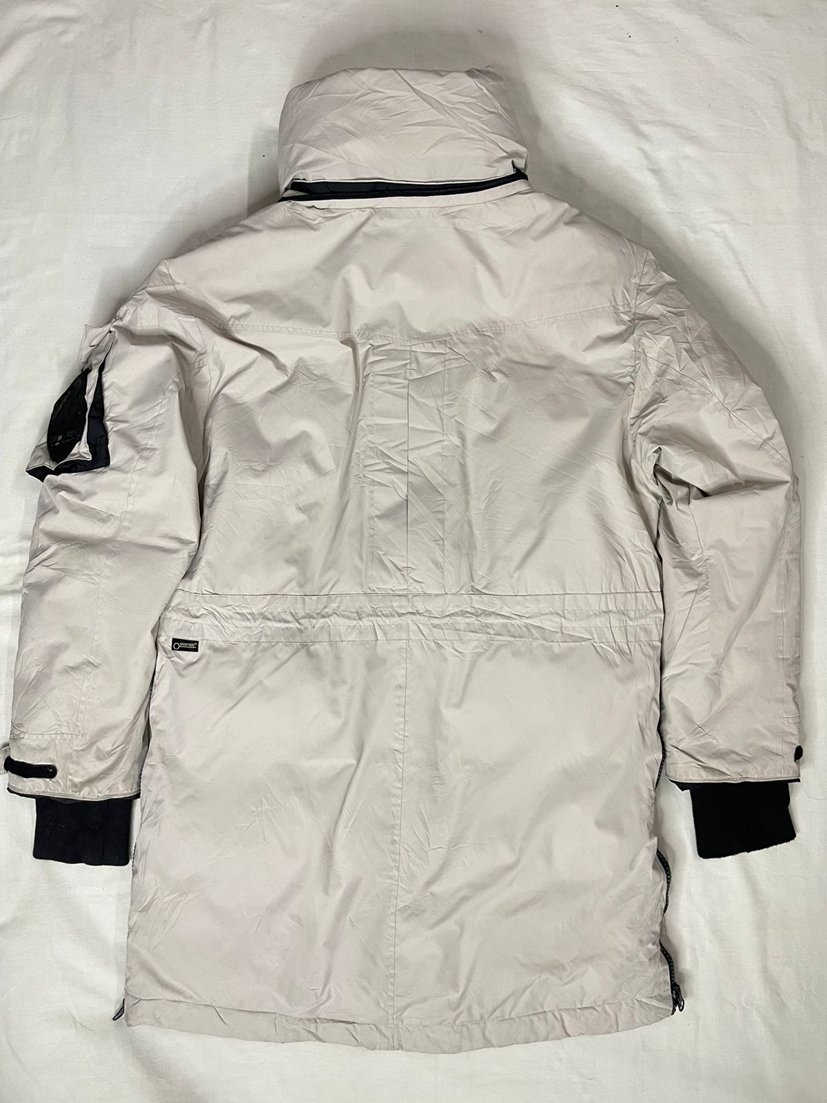 AVEKA Heavy Duty Outdoor Jacket – Large (Men’s)