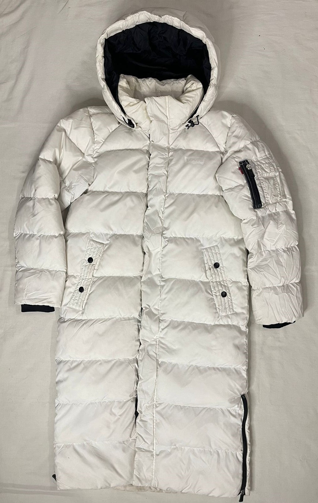 LEVI'S Long Puffer Jacket – White (Unisex XS)