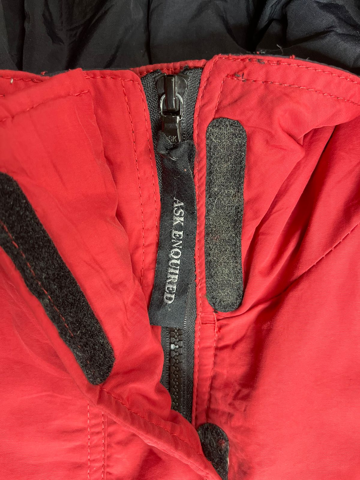 ASK ENQUIRED Hooded Puffer Jacket – Red (Men’s M)