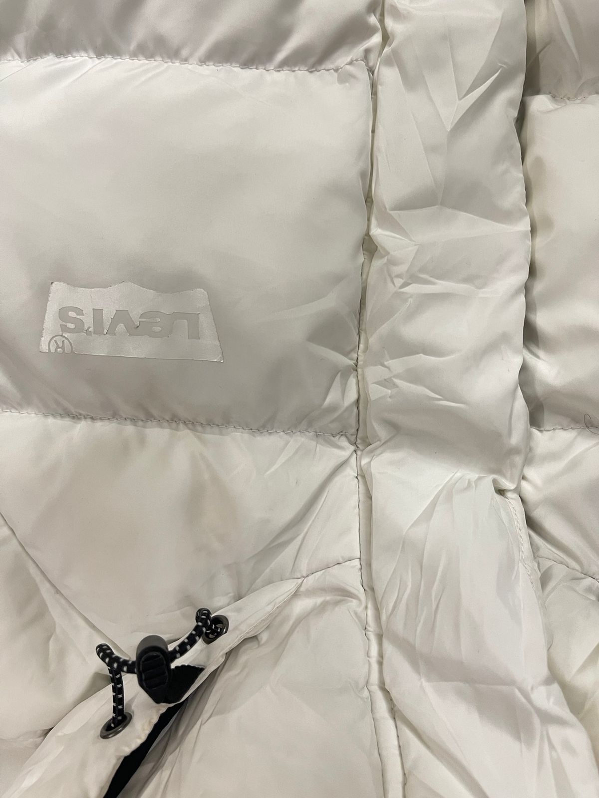 LEVI'S Long Puffer Jacket – White (Unisex XS)
