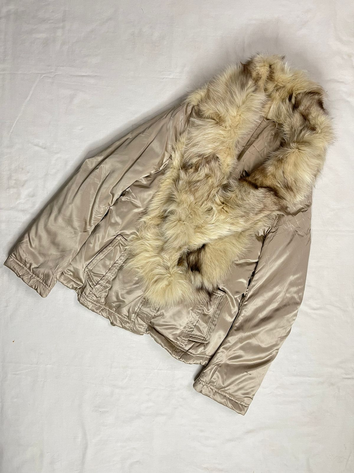 Women’s Premium Grey-Silver Coat with Blonde Fox Fur Collar – Size Medium