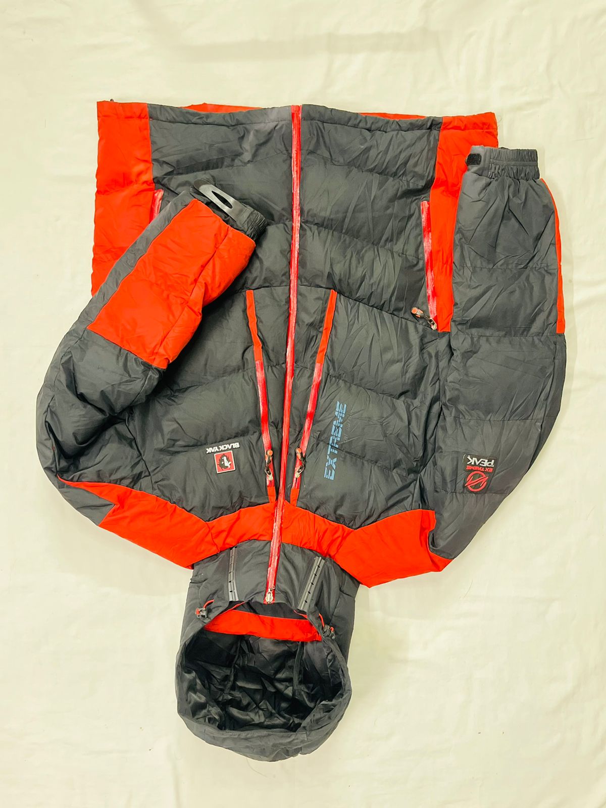 BLACK YAK Premium Puffer Jacket – Black/Red – Size M (Unisex)