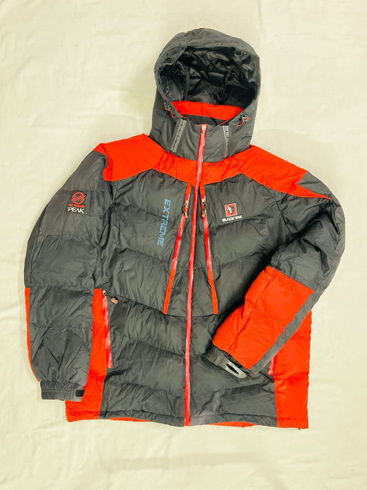 BLACK YAK Premium Puffer Jacket – Black/Red – Size M (Unisex)