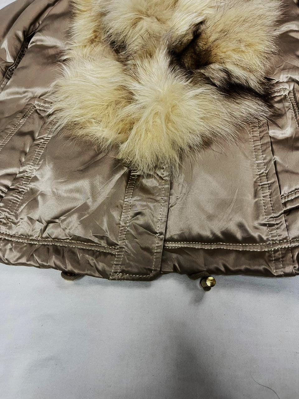 Women’s Premium Grey-Silver Coat with Blonde Fox Fur Collar – Size Medium