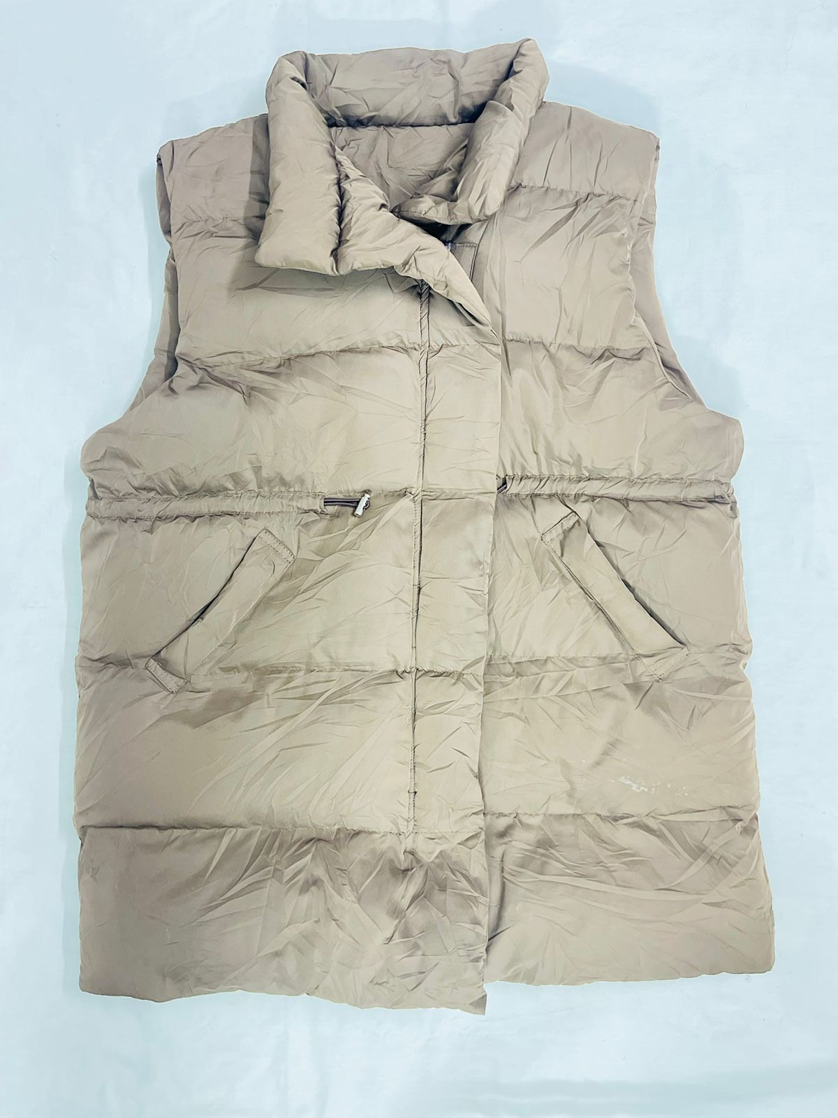 Light Gold Sleeveless Puffer Jacket – Unisex – Size L