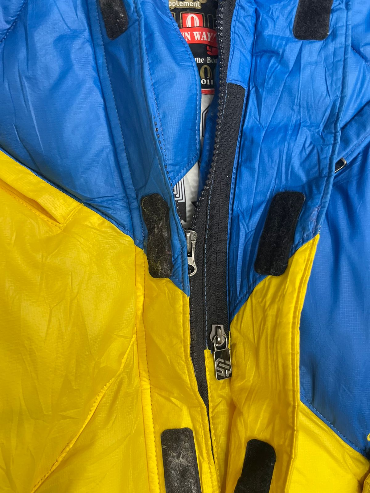 SUGA POINT Down Jacket – Blue/Yellow – Men’s M