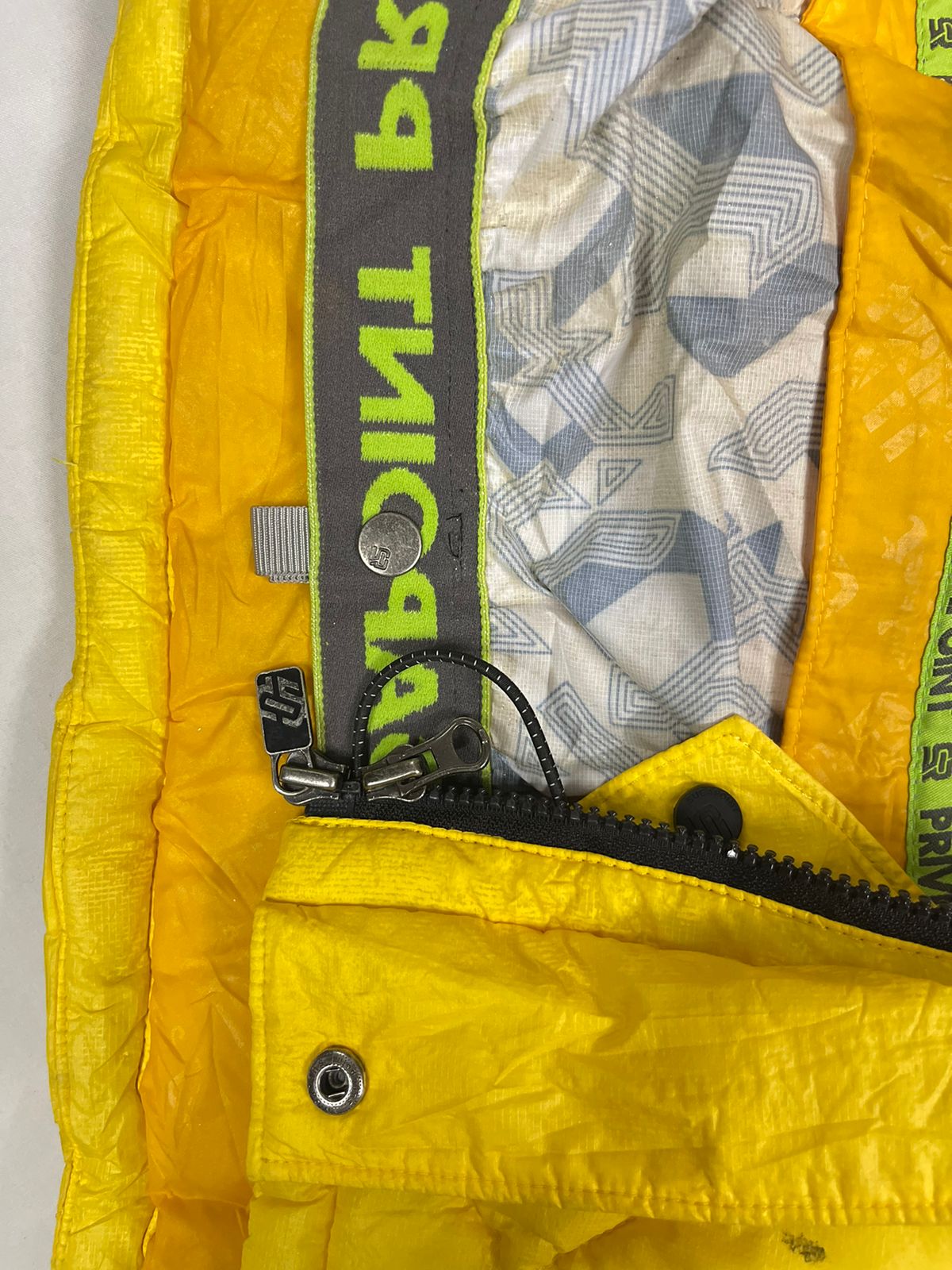 SUGA POINT Down Jacket – Blue/Yellow – Men’s M