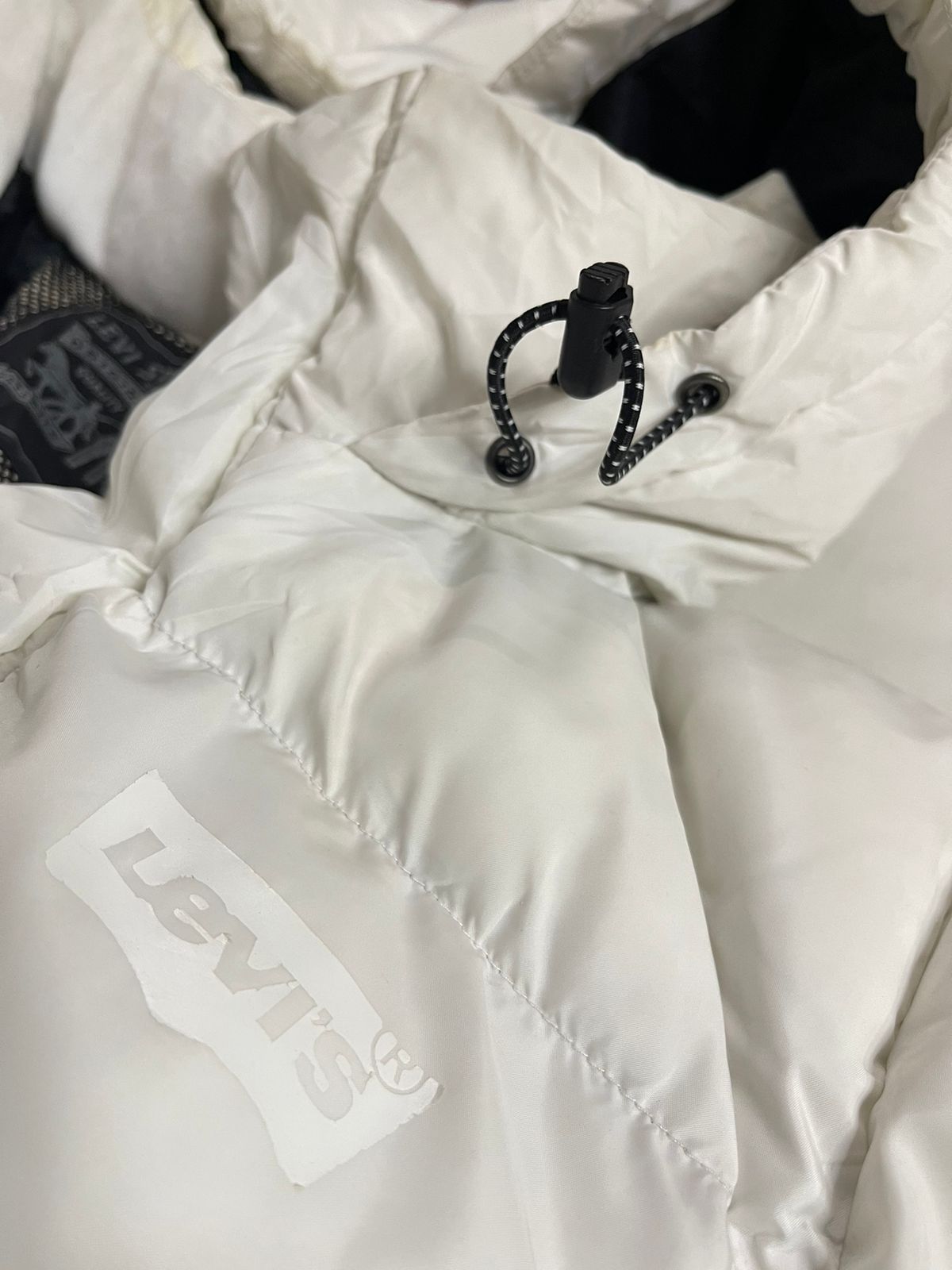 LEVI'S Long Puffer Jacket – White (Unisex XS)