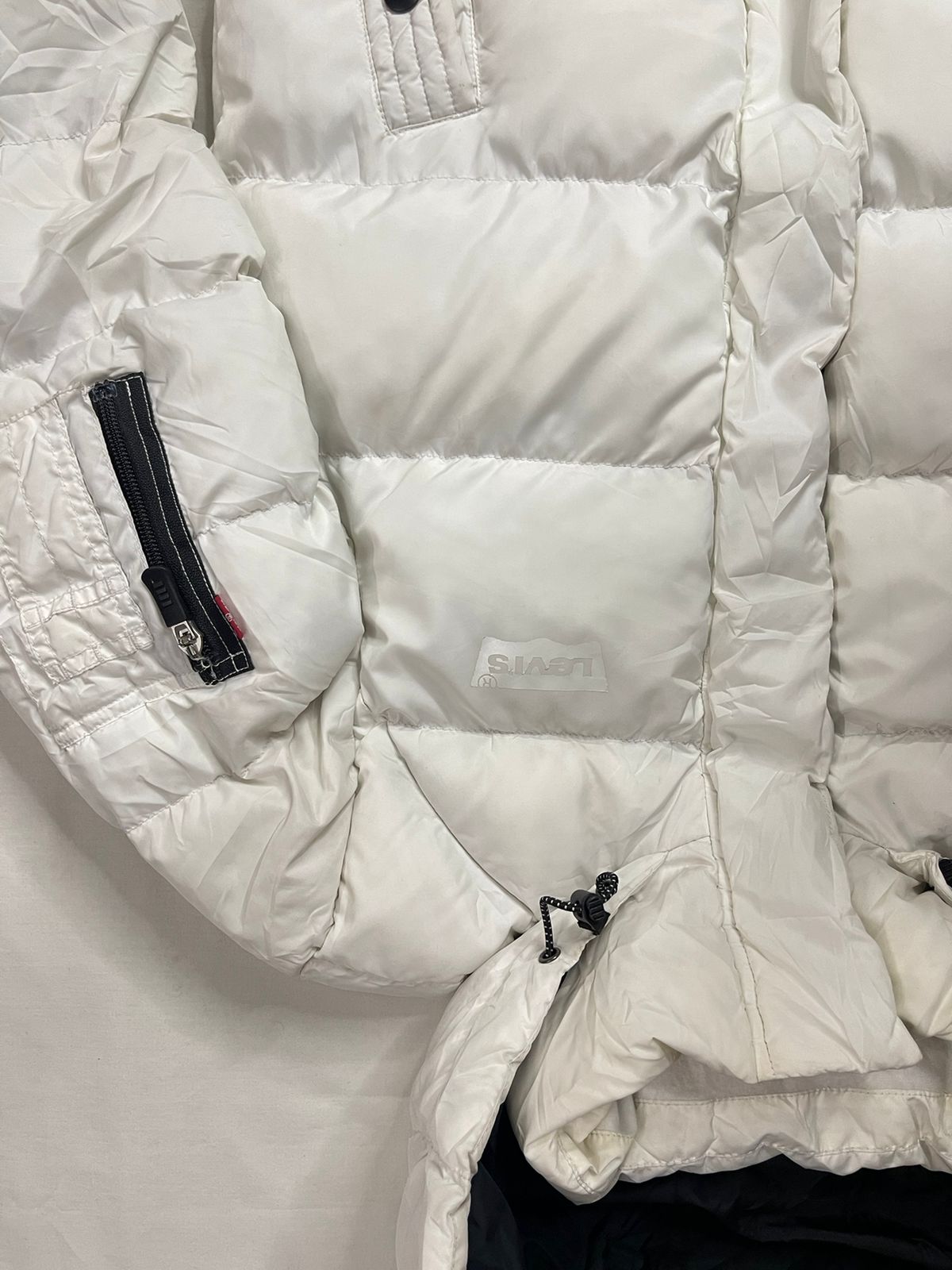 LEVI'S Long Puffer Jacket – White (Unisex XS)
