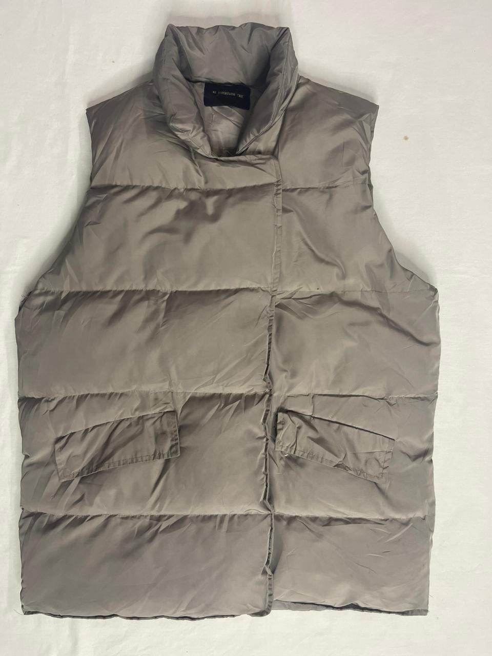 BE EFFORTLESS CHIC Sleeveless Down Jacket – Dull Silver (Women’s M)