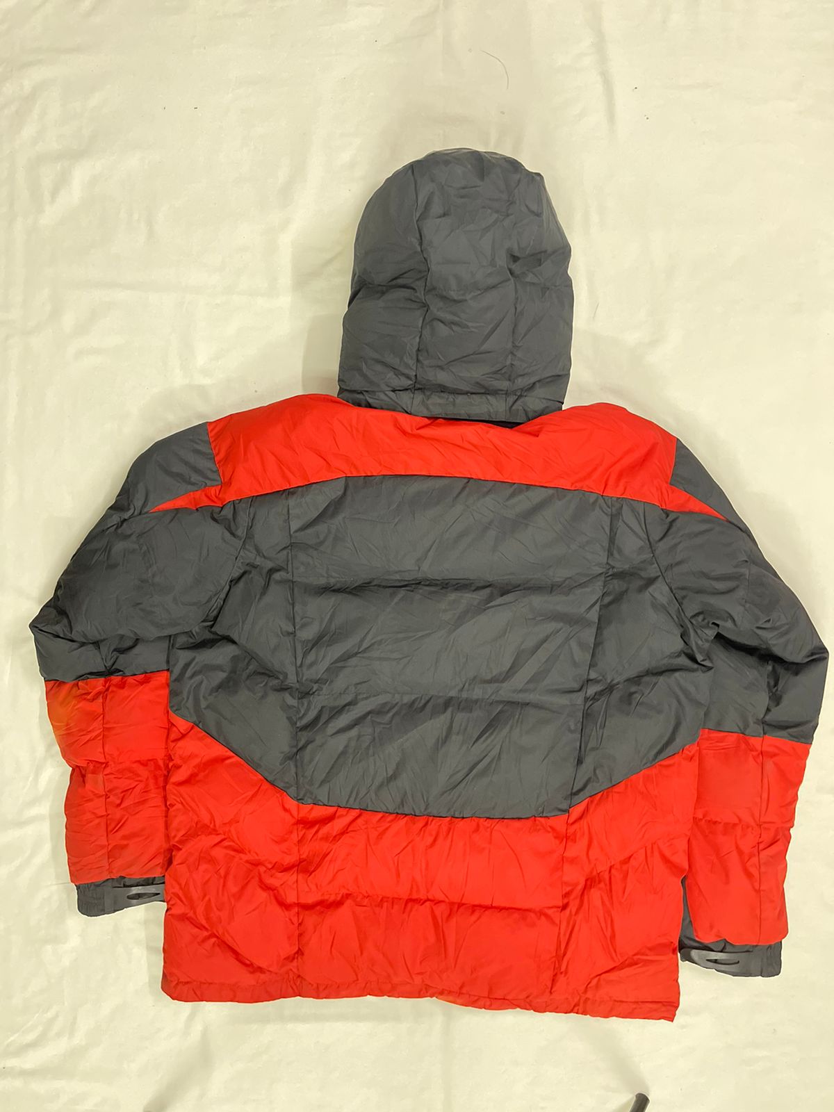 BLACK YAK Premium Puffer Jacket – Black/Red – Size M (Unisex)