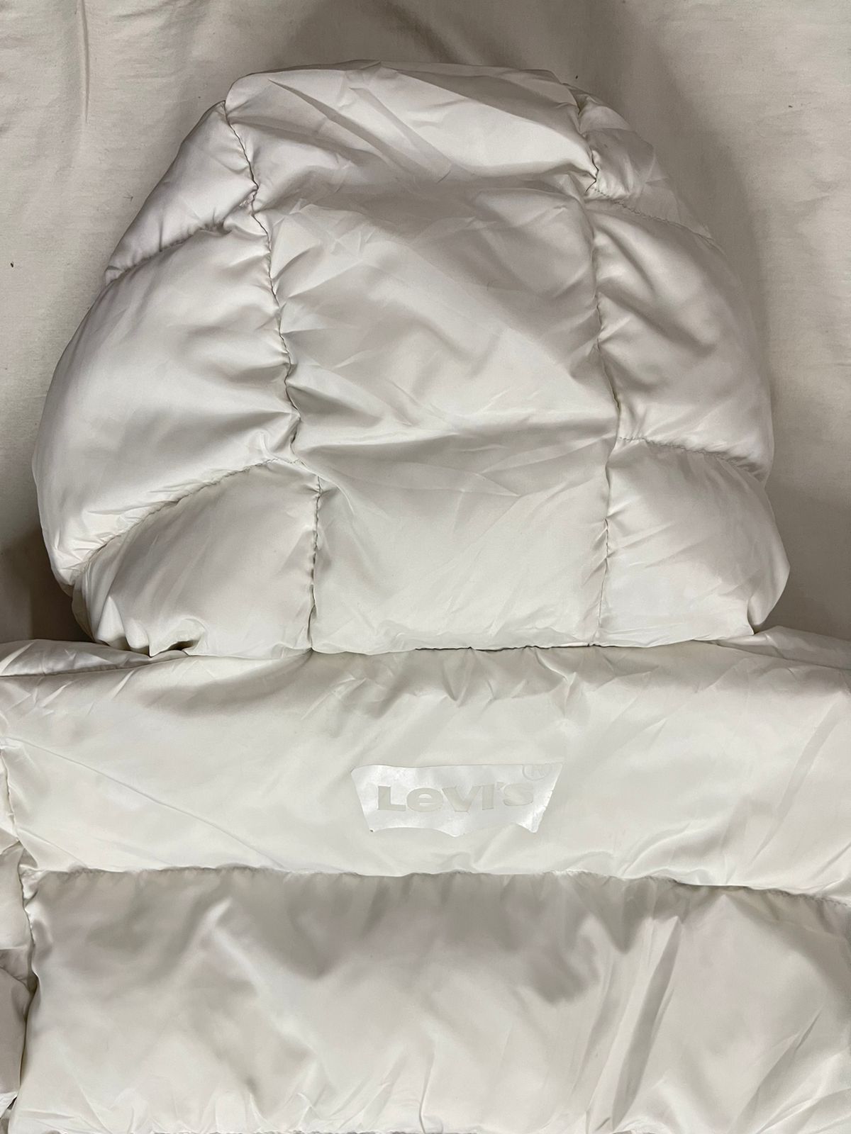 LEVI'S Long Puffer Jacket – White (Unisex XS)