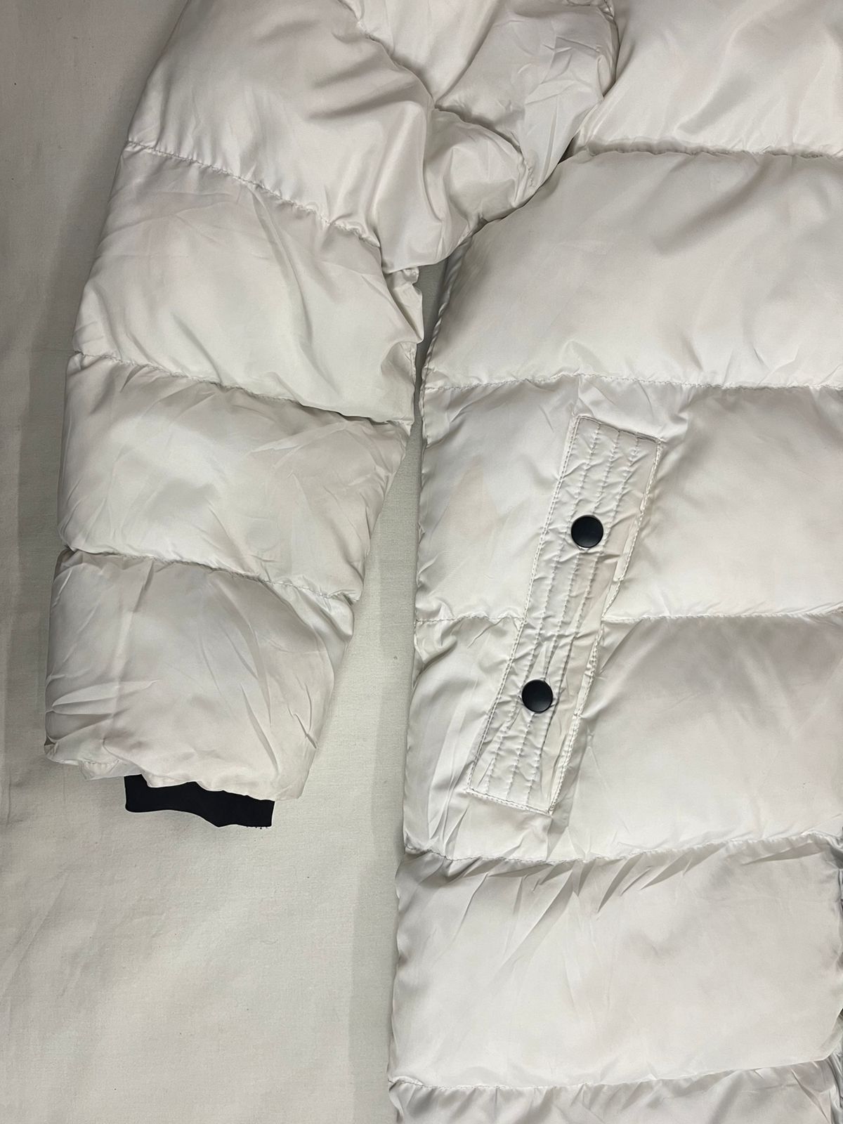 LEVI'S Long Puffer Jacket – White (Unisex XS)