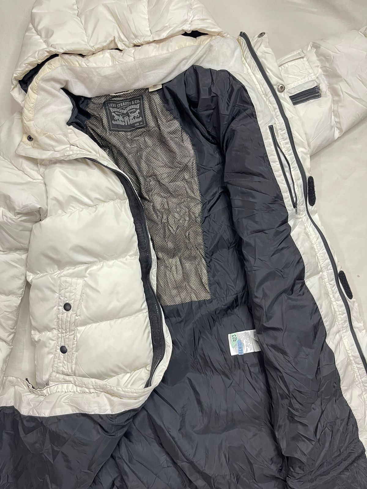 LEVI'S Long Puffer Jacket – White (Unisex XS)